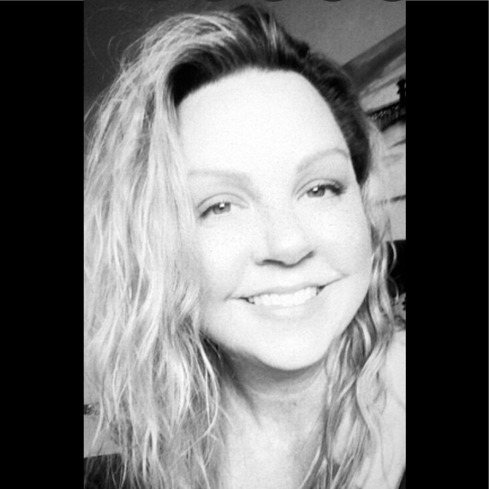 Meet your Posher Stef!